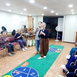 여가프로그램 노래방 최성애어르신